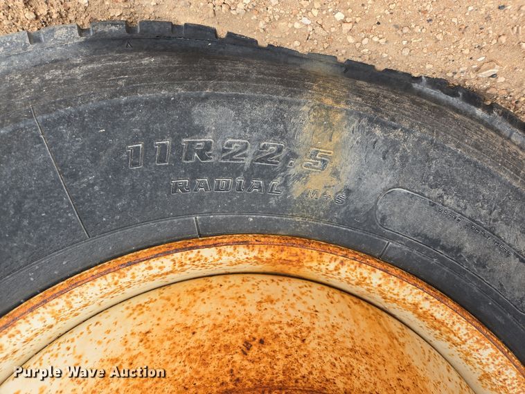 image for item DP6115 2005 Mack CX613 semi truck