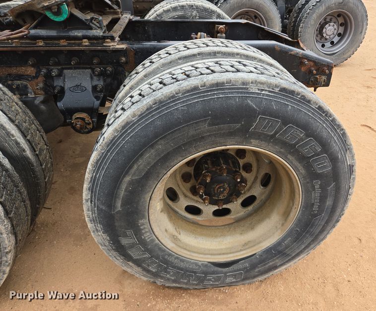 image for item DP6115 2005 Mack CX613 semi truck