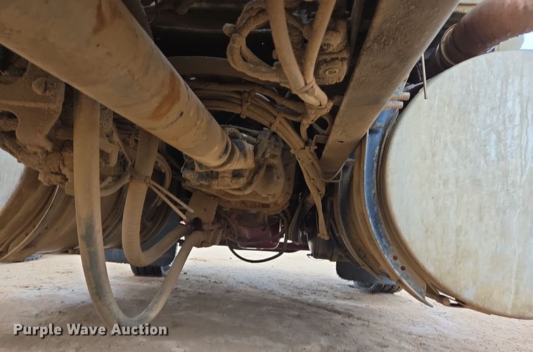 image for item DP6117 2009 Mack CHU613 semi truck