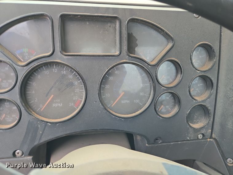 image for item DP6117 2009 Mack CHU613 semi truck