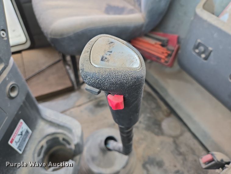 image for item DP6117 2009 Mack CHU613 semi truck