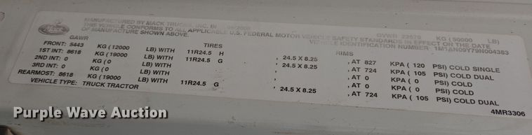 image for item DP6117 2009 Mack CHU613 semi truck