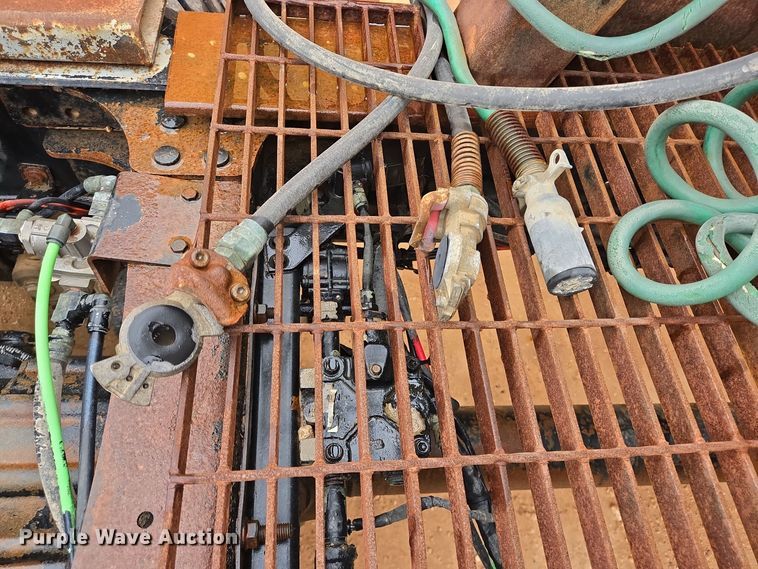 image for item DP6118 2009 Mack CHU613 semi truck