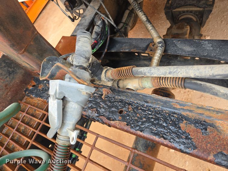 image for item DP6118 2009 Mack CHU613 semi truck