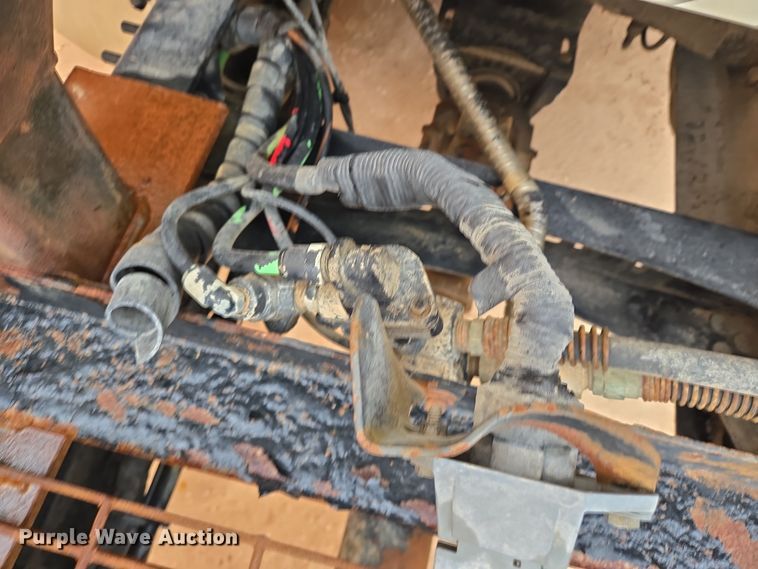 image for item DP6118 2009 Mack CHU613 semi truck