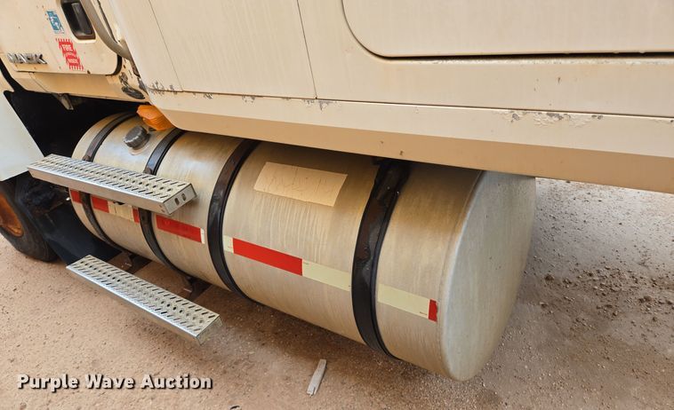 image for item DP6118 2009 Mack CHU613 semi truck