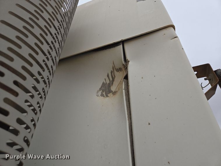 image for item DP6118 2009 Mack CHU613 semi truck