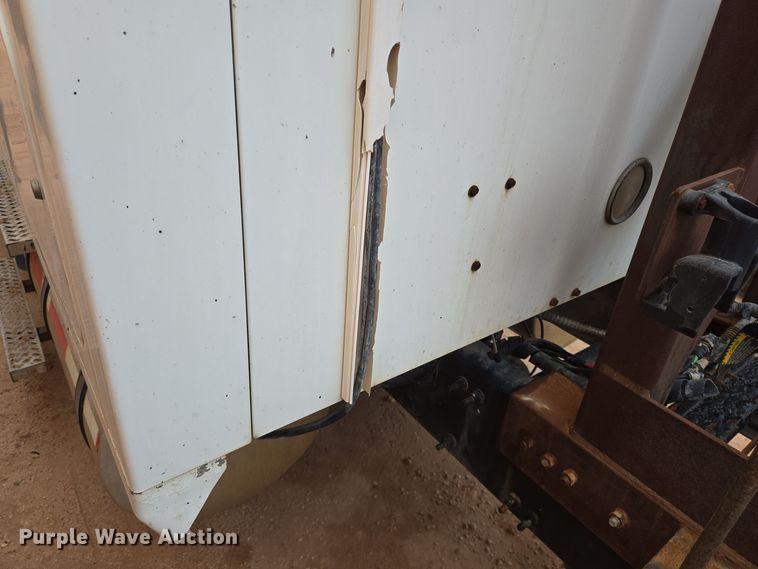 image for item DP6118 2009 Mack CHU613 semi truck