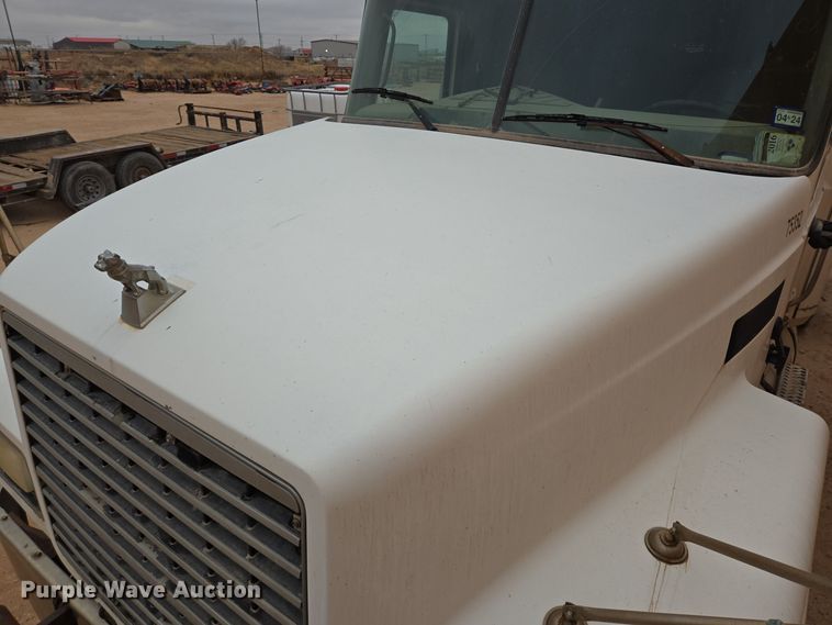 image for item DP6118 2009 Mack CHU613 semi truck