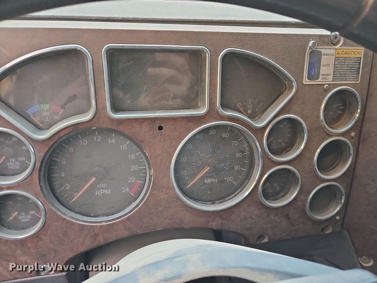 image for item DP6118 2009 Mack CHU613 semi truck