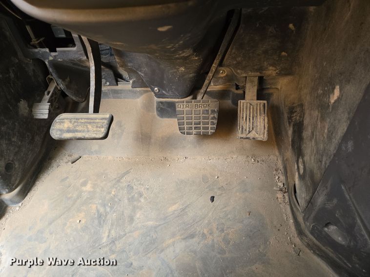 image for item DP6118 2009 Mack CHU613 semi truck