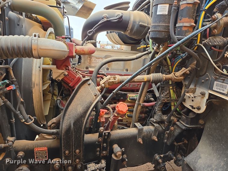 image for item DP6118 2009 Mack CHU613 semi truck