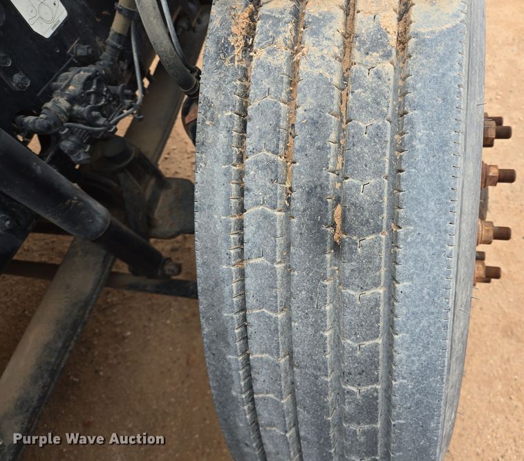 image for item DP6118 2009 Mack CHU613 semi truck