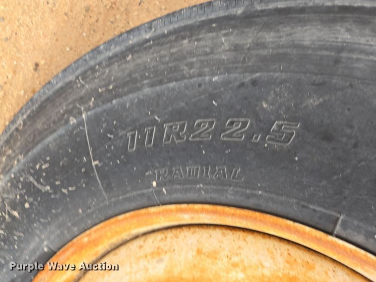 image for item DP6118 2009 Mack CHU613 semi truck