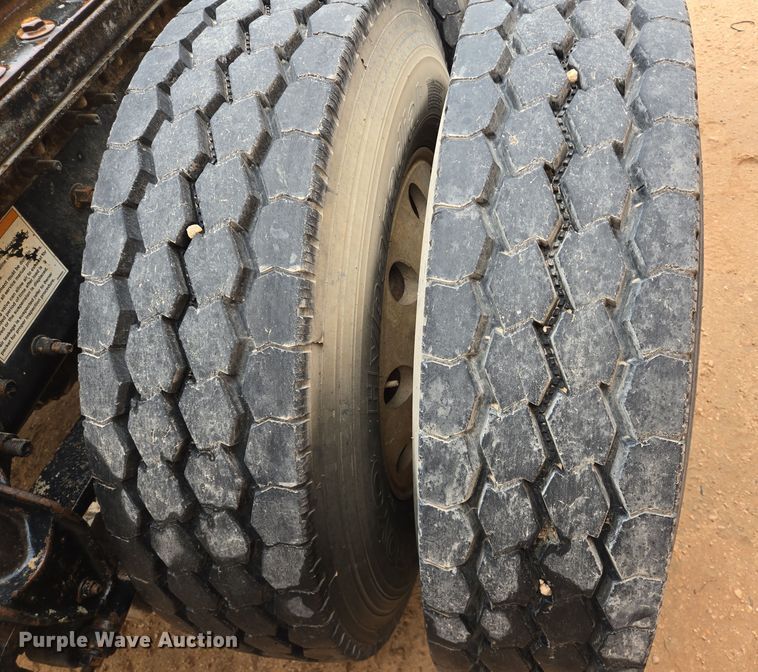 image for item DP6118 2009 Mack CHU613 semi truck