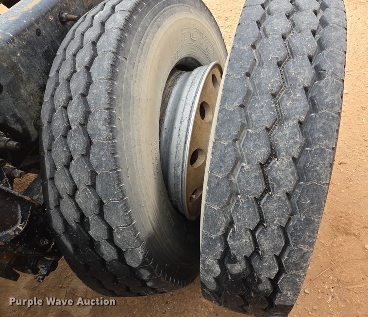 image for item DP6118 2009 Mack CHU613 semi truck