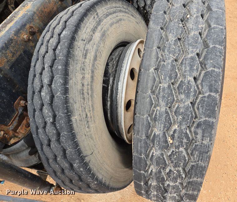 image for item DP6118 2009 Mack CHU613 semi truck