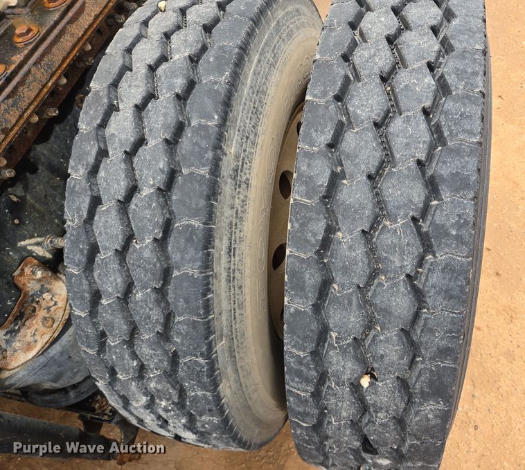 image for item DP6118 2009 Mack CHU613 semi truck