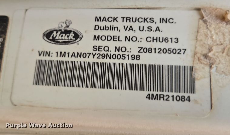 image for item DP6118 2009 Mack CHU613 semi truck