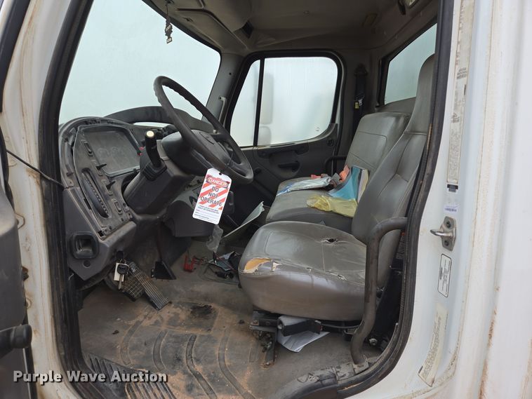 image for item DP6119 2011 Freightliner Business Class M2 mobile command center truck