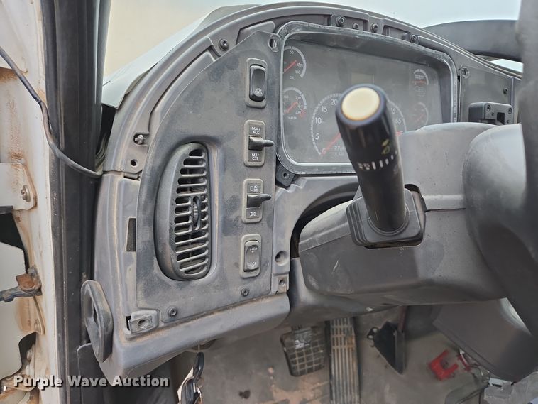 image for item DP6119 2011 Freightliner Business Class M2 mobile command center truck