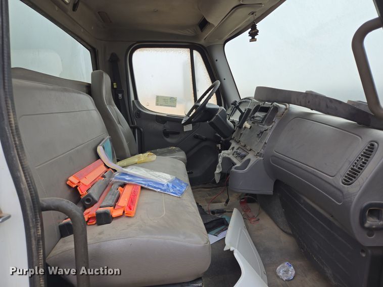 image for item DP6119 2011 Freightliner Business Class M2 mobile command center truck