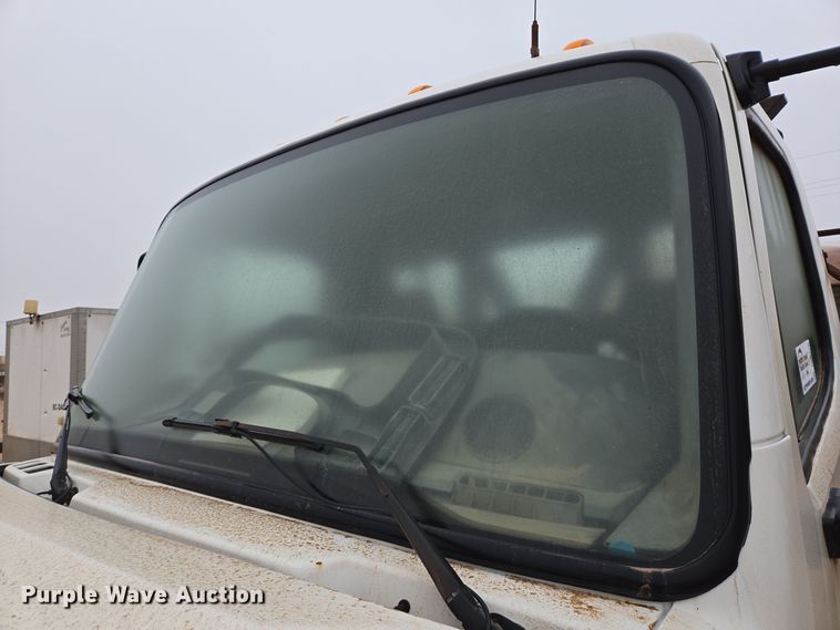 image for item DP6120 2011 Freightliner Business Class M2 flatbed truck