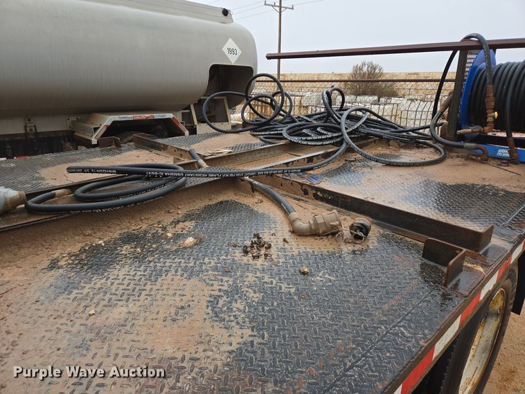 image for item DP6120 2011 Freightliner Business Class M2 flatbed truck