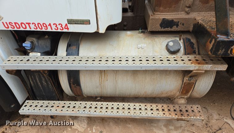 image for item DP6120 2011 Freightliner Business Class M2 flatbed truck