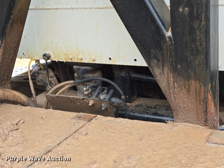 image for item DP6120 2011 Freightliner Business Class M2 flatbed truck