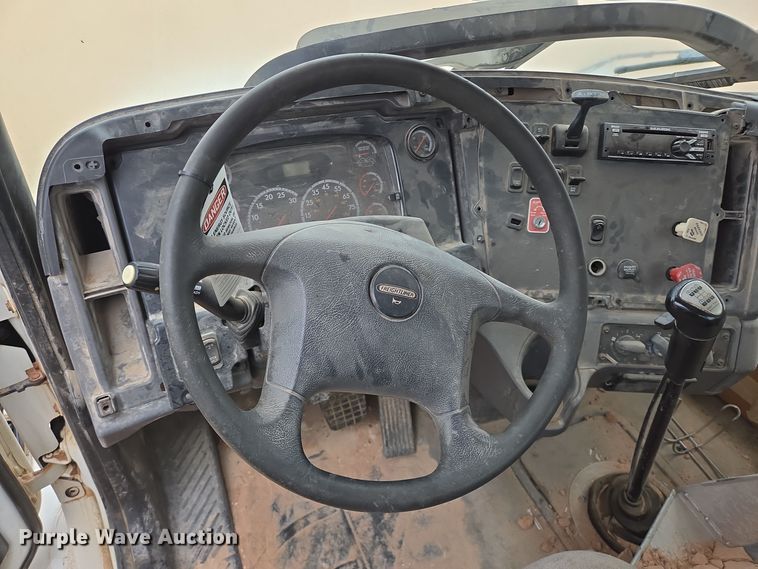 image for item DP6120 2011 Freightliner Business Class M2 flatbed truck