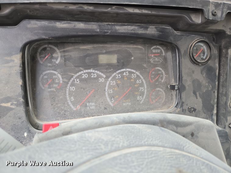 image for item DP6120 2011 Freightliner Business Class M2 flatbed truck