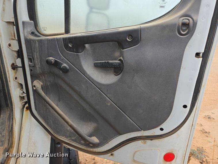 image for item DP6120 2011 Freightliner Business Class M2 flatbed truck