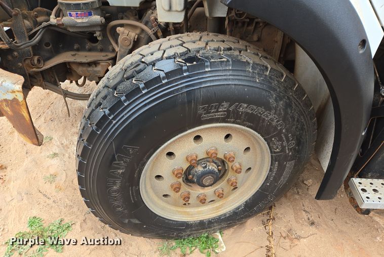 image for item DP6120 2011 Freightliner Business Class M2 flatbed truck