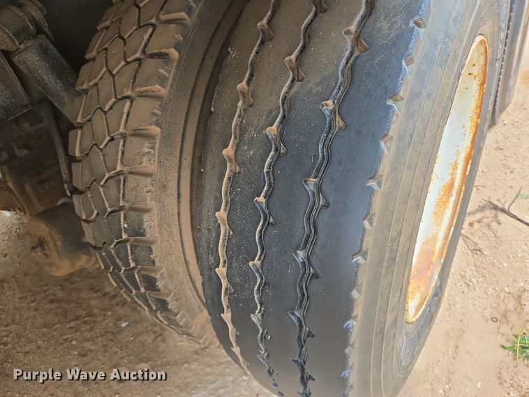 image for item DP6120 2011 Freightliner Business Class M2 flatbed truck