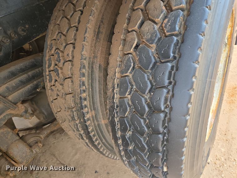 image for item DP6120 2011 Freightliner Business Class M2 flatbed truck