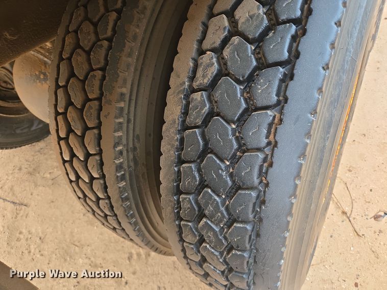 image for item DP6120 2011 Freightliner Business Class M2 flatbed truck