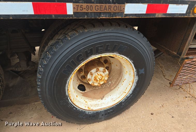 image for item DP6120 2011 Freightliner Business Class M2 flatbed truck