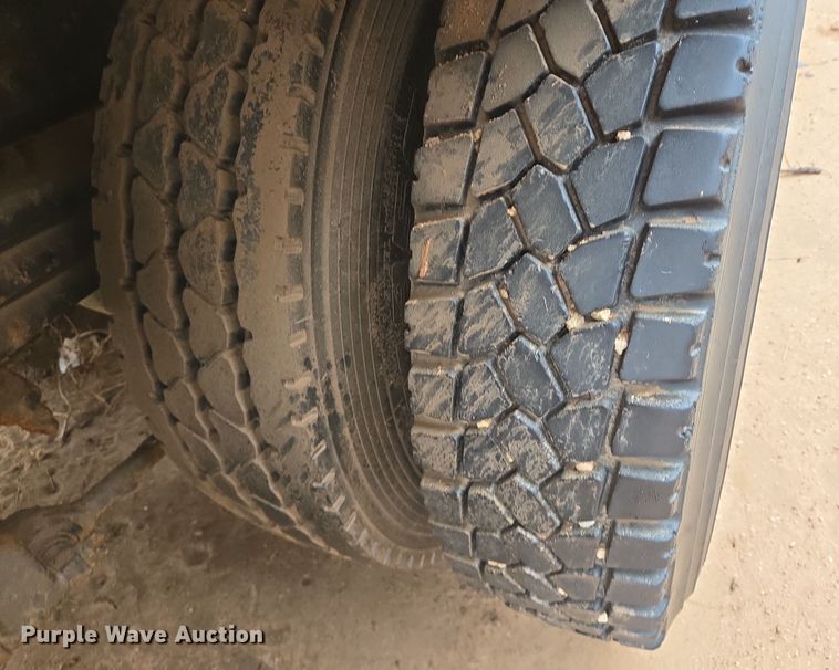 image for item DP6120 2011 Freightliner Business Class M2 flatbed truck