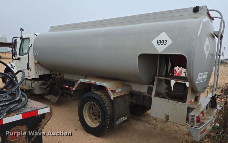 image for item DP6121 2005 Freightliner M2106 fuel truck