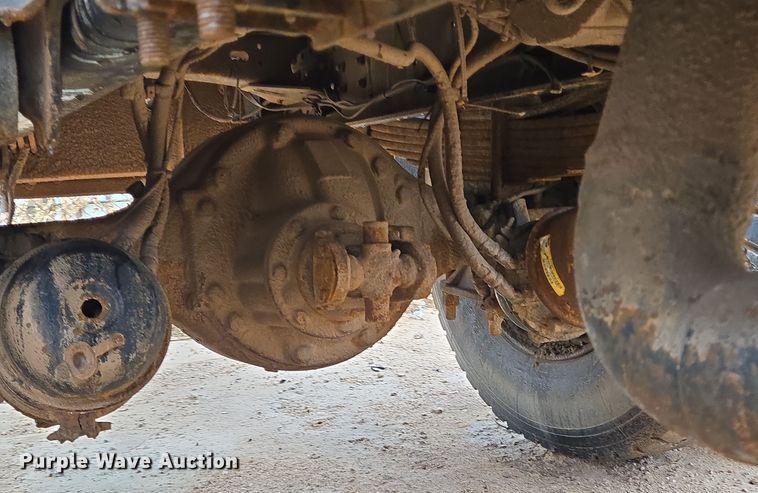 image for item DP6121 2005 Freightliner M2106 fuel truck