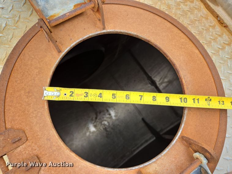 image for item DP6121 2005 Freightliner M2106 fuel truck