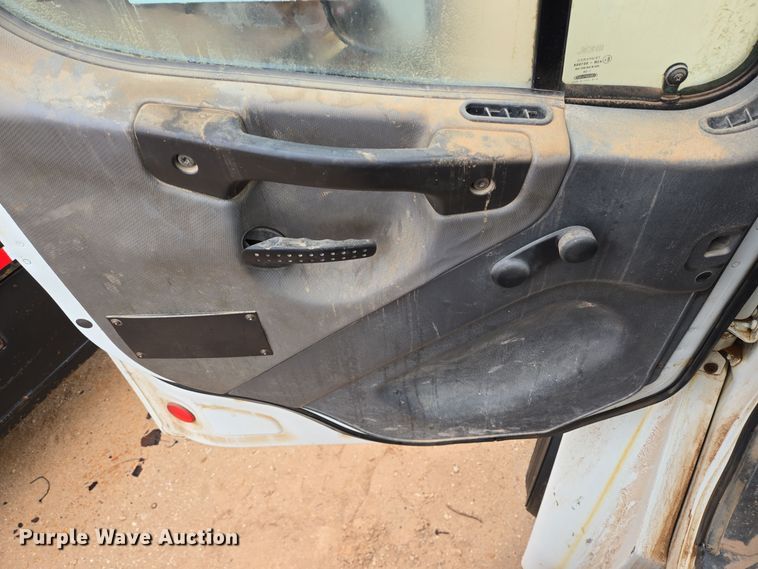 image for item DP6121 2005 Freightliner M2106 fuel truck