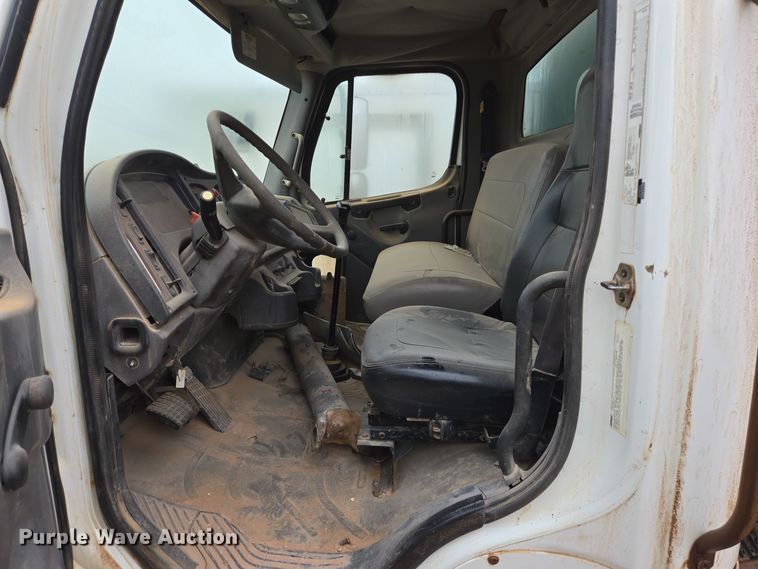 image for item DP6121 2005 Freightliner M2106 fuel truck