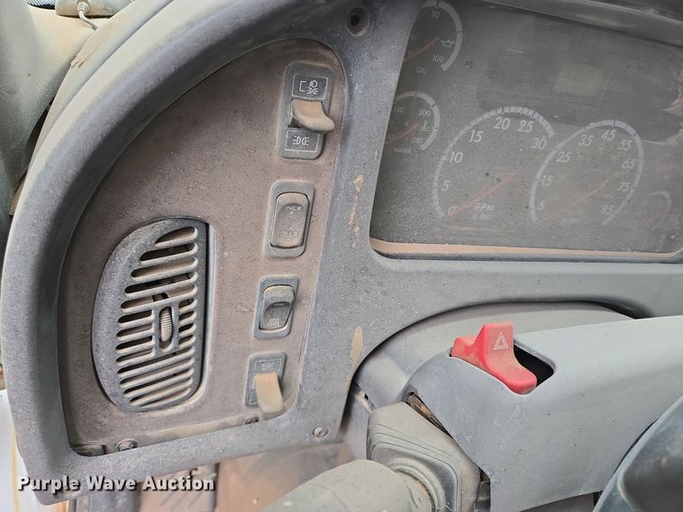 image for item DP6121 2005 Freightliner M2106 fuel truck