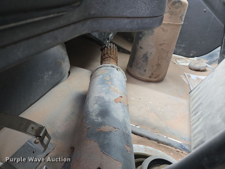 image for item DP6121 2005 Freightliner M2106 fuel truck