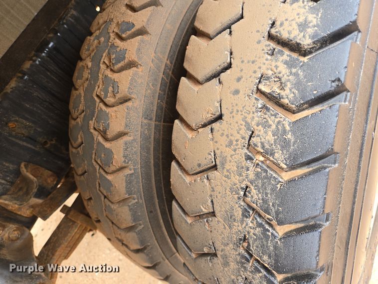 image for item DP6121 2005 Freightliner M2106 fuel truck