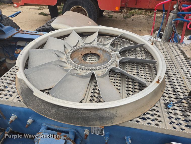 image for item DT5428 2013 Peterbilt 367 semi truck