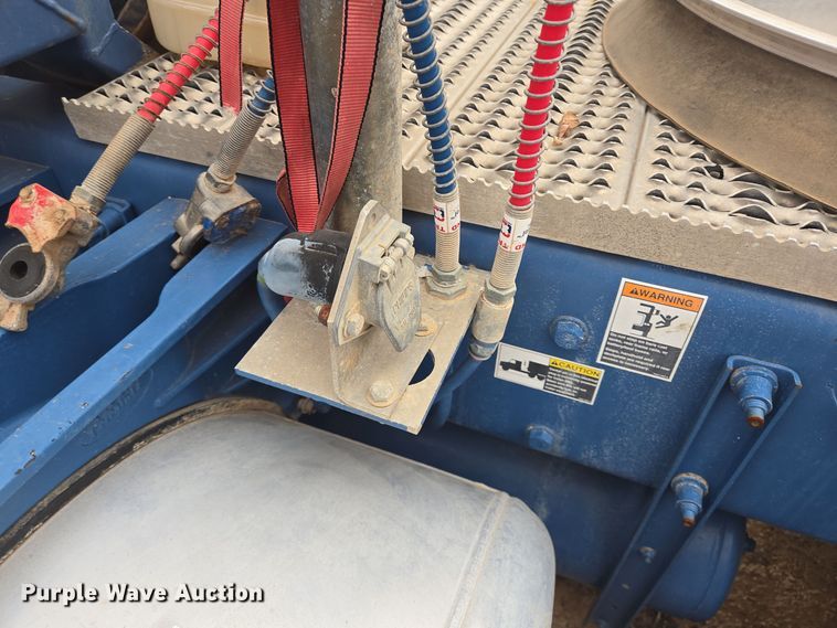 image for item DT5428 2013 Peterbilt 367 semi truck