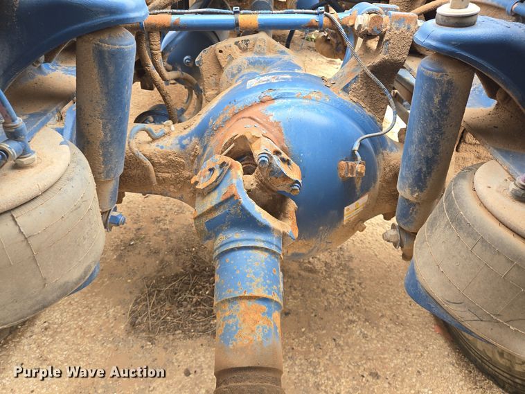 image for item DT5428 2013 Peterbilt 367 semi truck